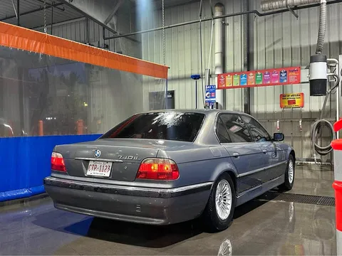 2001 BMW 7 Series 740iL