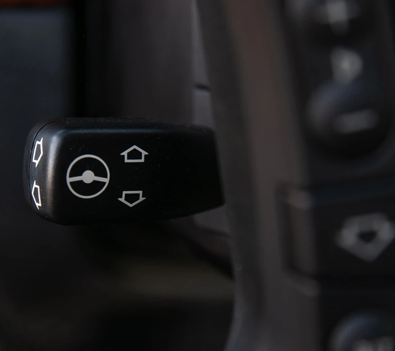 2001 BMW E38 7 Series - Image 16 of 19