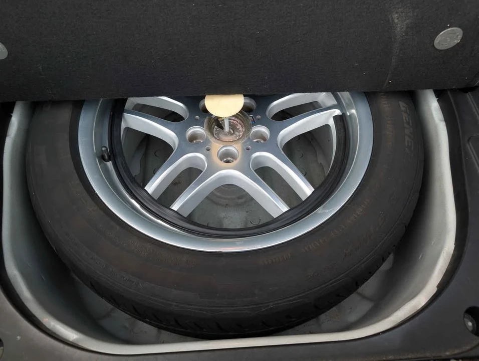 2001 BMW E38 7 Series - Image 9 of 20