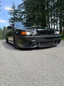 2001 BMW 7 Series 740iL Sedan