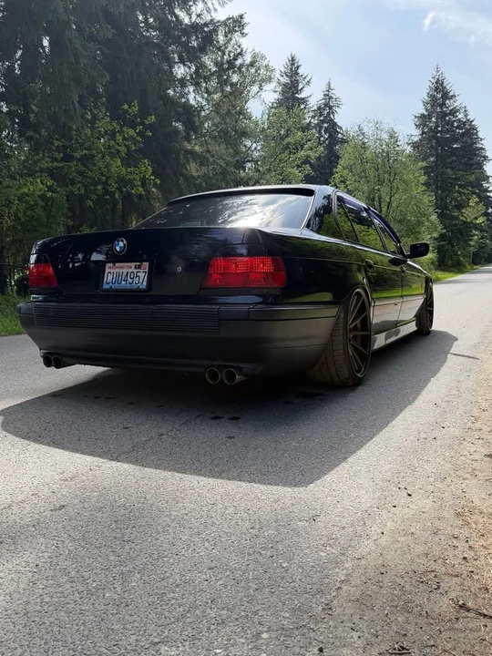 2001 BMW E38 7 Series - Image 2 of 10