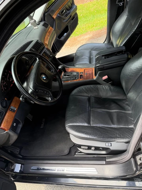 2001 BMW E38 7 Series - Image 9 of 10