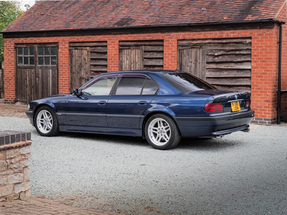2001 BMW E38 7 Series - Image 11 of 30