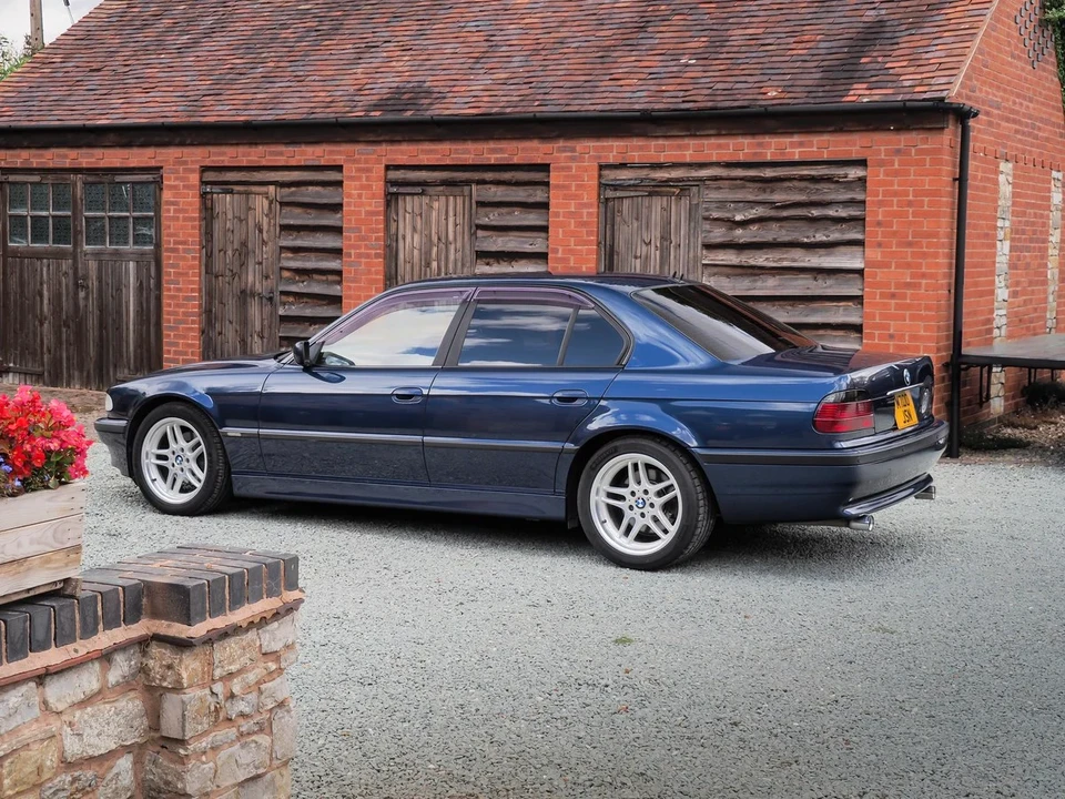2001 BMW E38 7 Series - Image 12 of 30