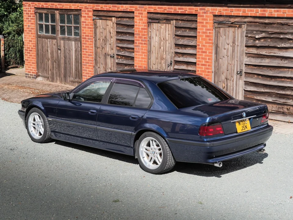 2001 BMW E38 7 Series - Image 15 of 30