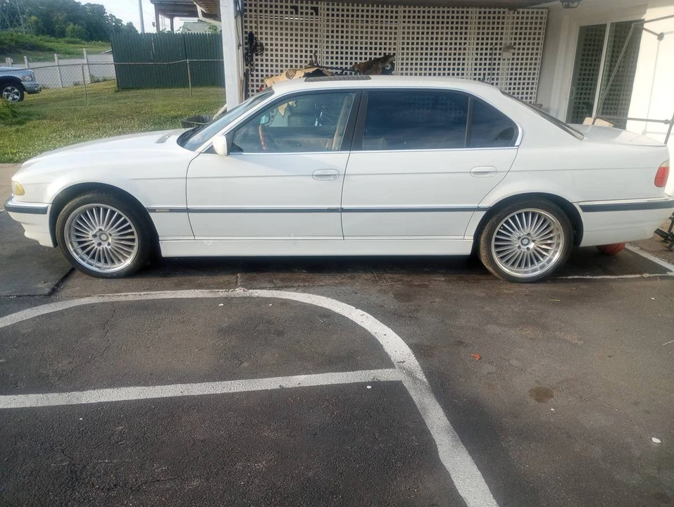 2001 BMW E38 7 Series - Image 5 of 5