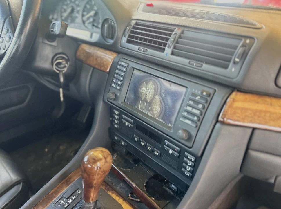 2001 BMW E38 7 Series - Image 9 of 12