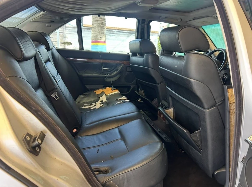 2001 BMW E38 7 Series - Image 11 of 12
