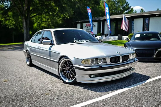 2001 BMW 740i