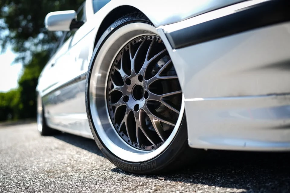 2001 BMW E38 7 Series - Image 2 of 20