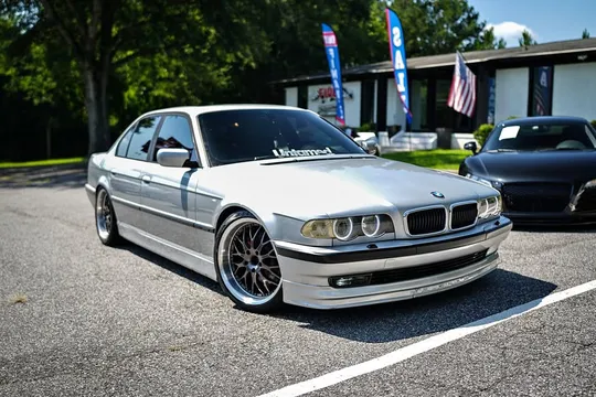 2001 BMW 740i