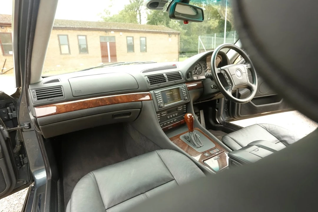 2001 BMW E38 7 Series - Image 29 of 30