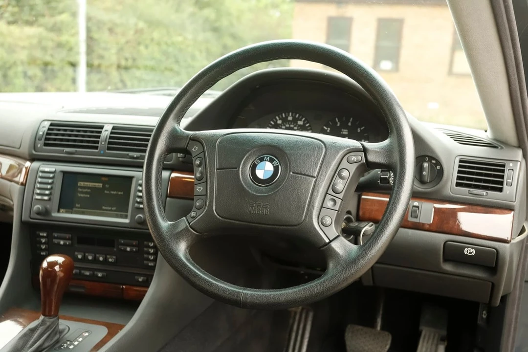 2001 BMW E38 7 Series - Image 28 of 30
