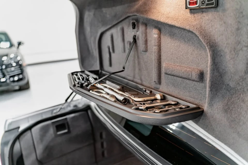 2001 BMW E38 7 Series - Image 18 of 18