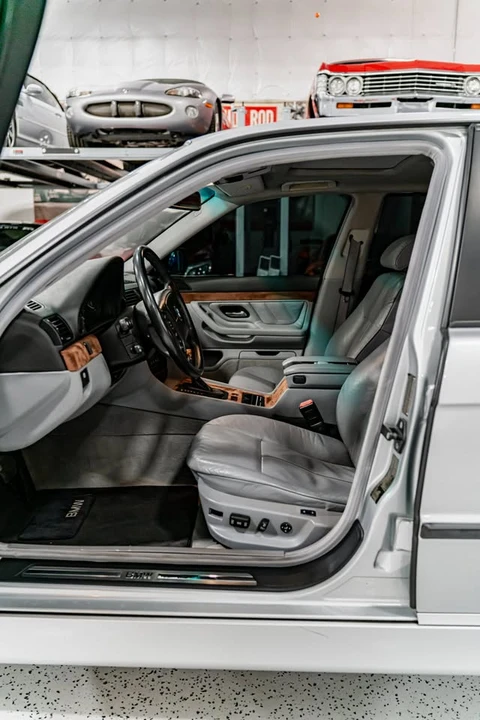 2001 BMW E38 7 Series - Image 10 of 18