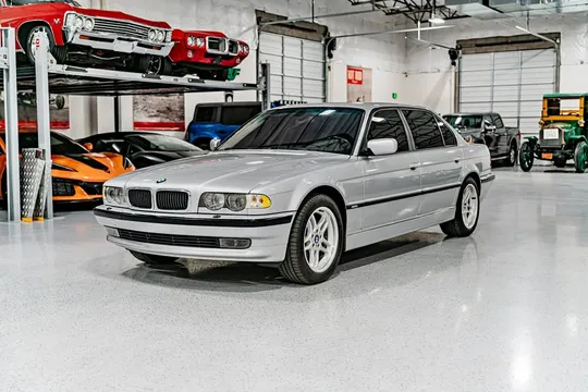 2001 BMW 740i