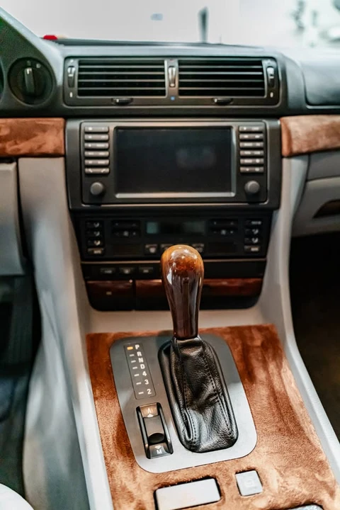 2001 BMW E38 7 Series - Image 15 of 18
