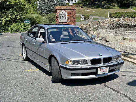 2001 BMW 740i
