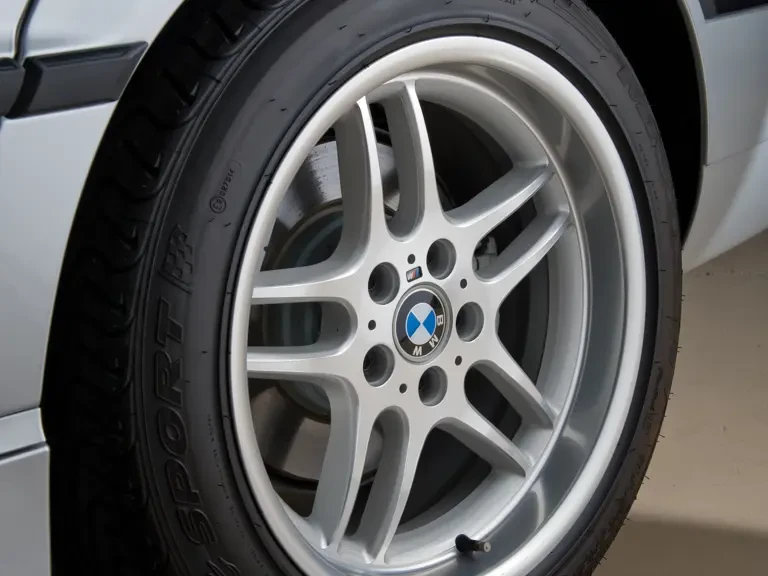 2001 BMW E38 7 Series - Image 17 of 17