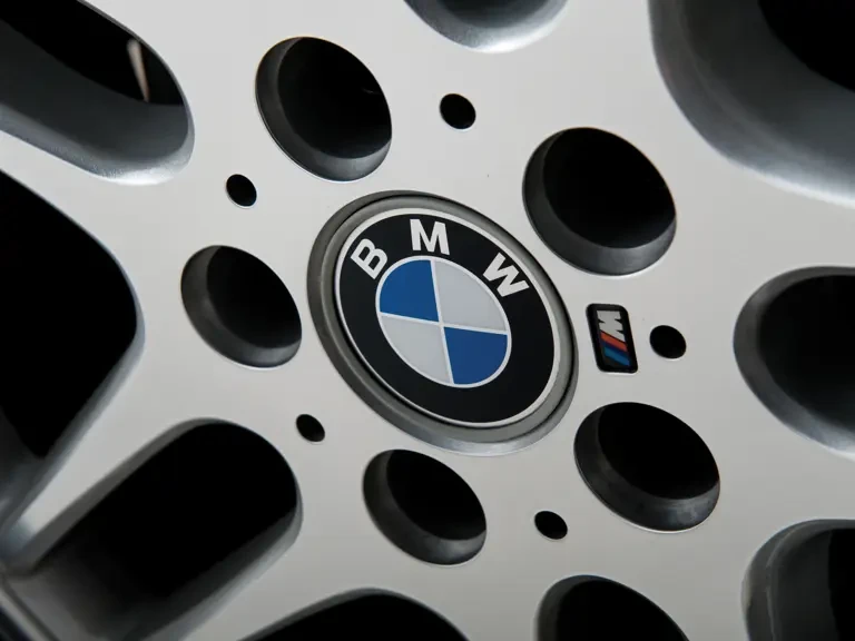2001 BMW E38 7 Series - Image 9 of 17