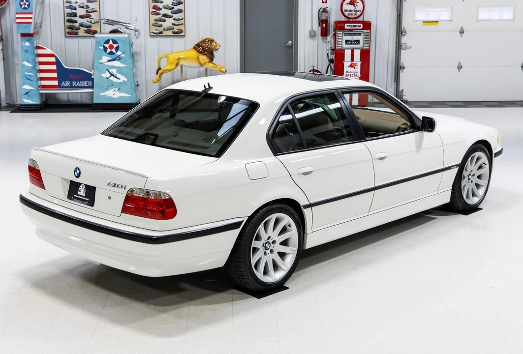 2001 BMW E38 7 Series - Image 12 of 31