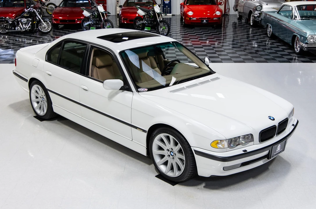 2001 BMW E38 7 Series - Image 13 of 31