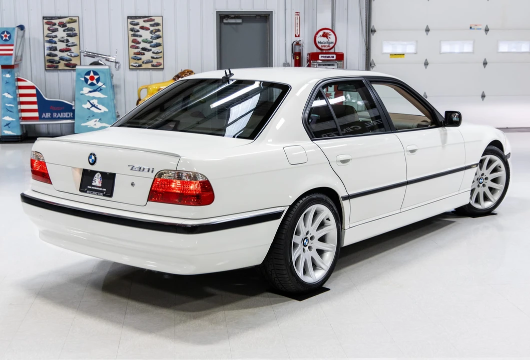 2001 BMW E38 7 Series - Image 15 of 31