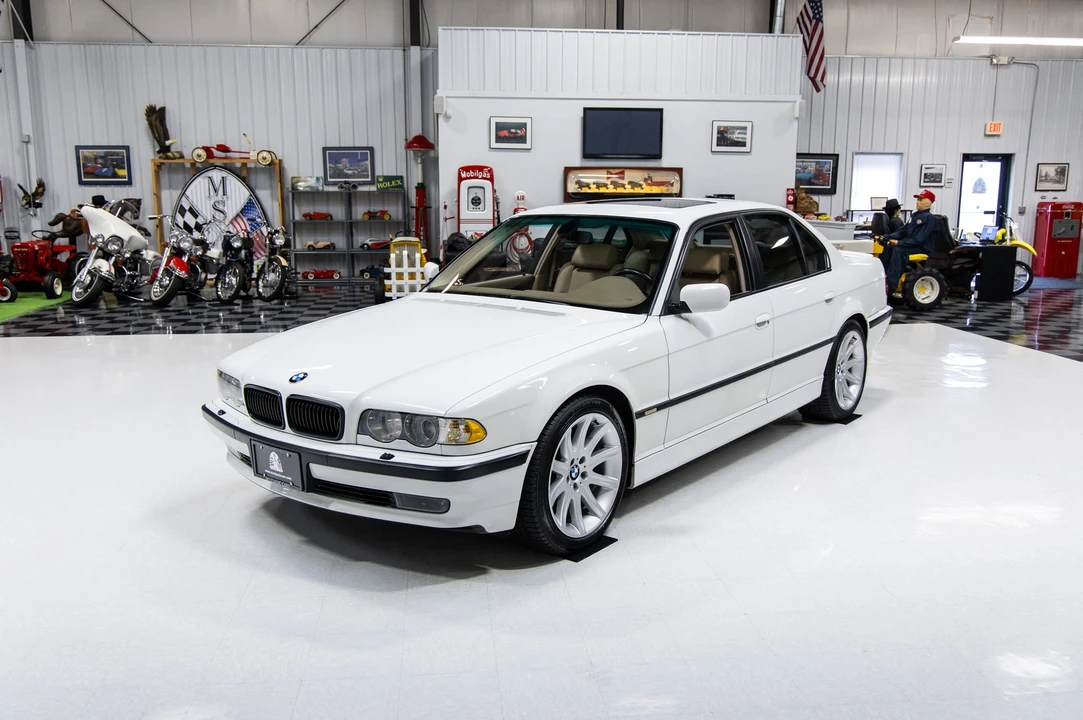 2001 BMW E38 7 Series - Image 19 of 31