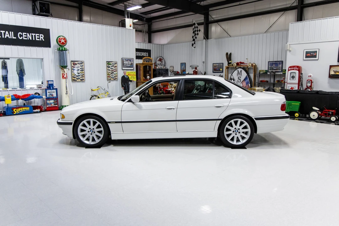 2001 BMW E38 7 Series - Image 27 of 31