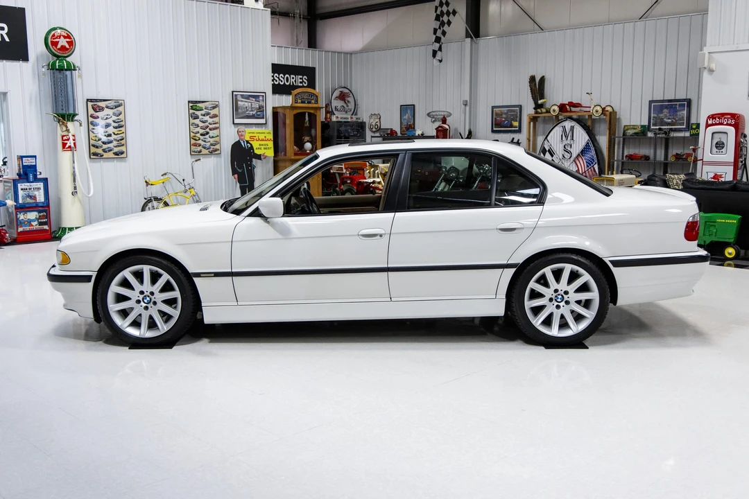 2001 BMW E38 7 Series - Image 29 of 31
