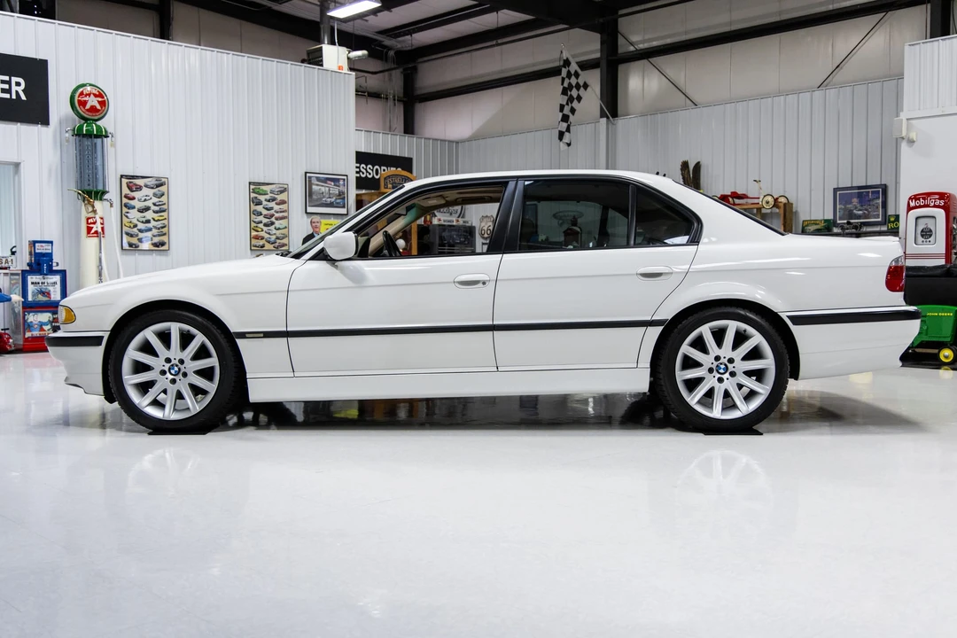 2001 BMW E38 7 Series - Image 31 of 31