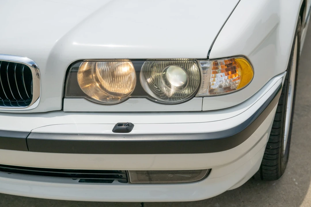 2001 BMW E38 7 Series - Image 15 of 31