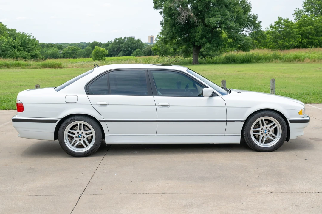 2001 BMW E38 7 Series - Image 9 of 31