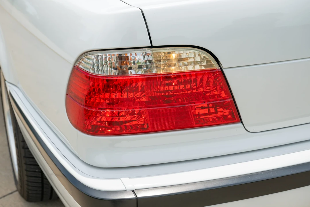 2001 BMW E38 7 Series - Image 24 of 31