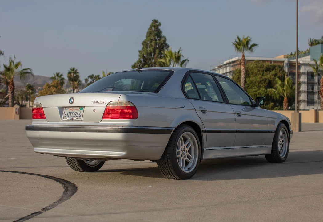 2001 BMW E38 7 Series - Image 29 of 31