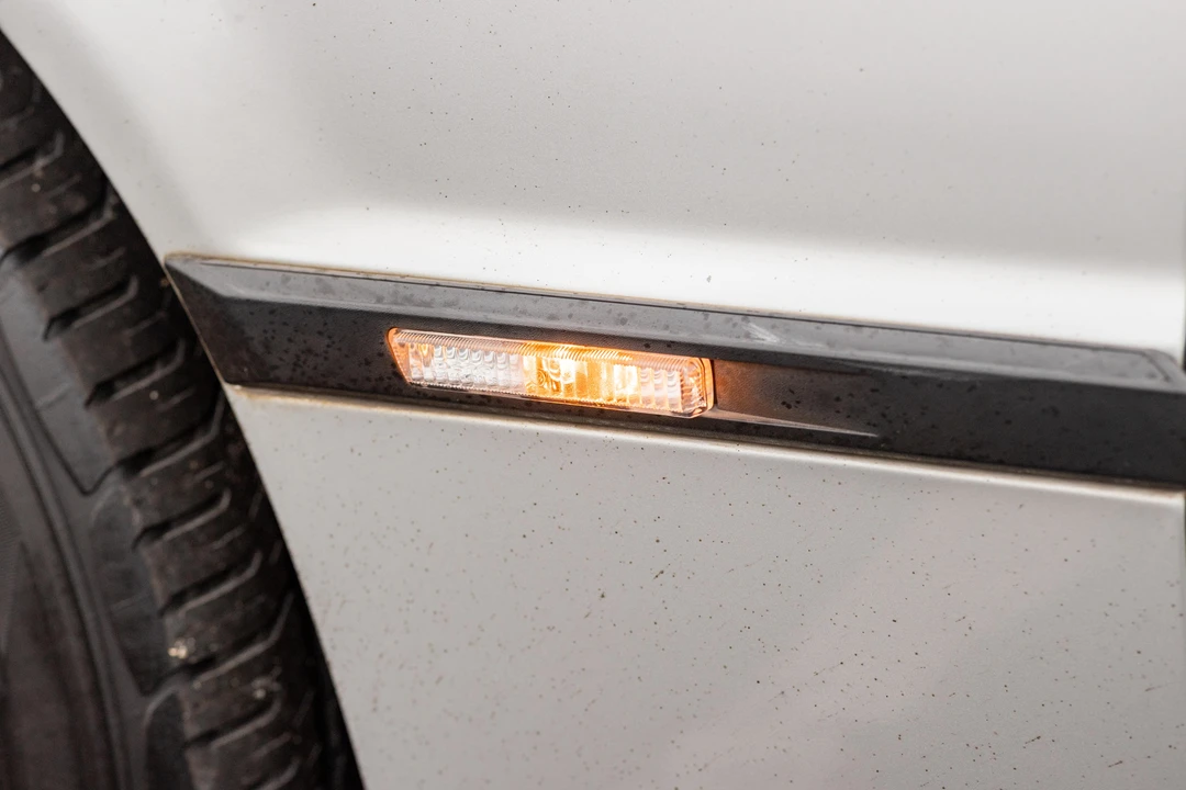 2001 BMW E38 7 Series - Image 17 of 31