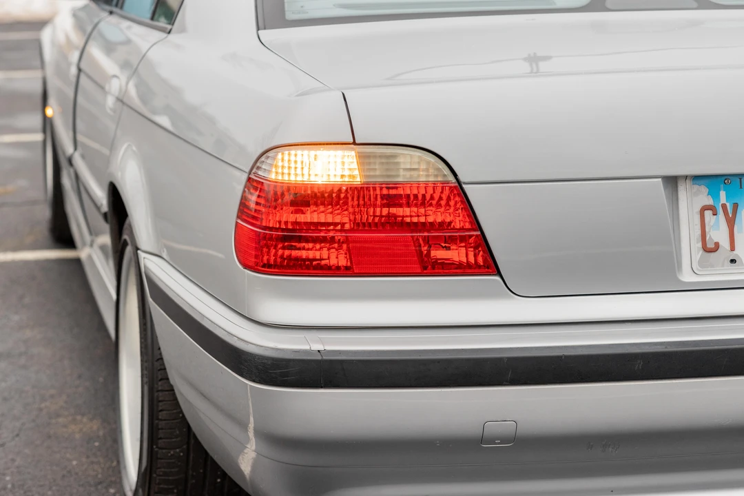 2001 BMW E38 7 Series - Image 29 of 31