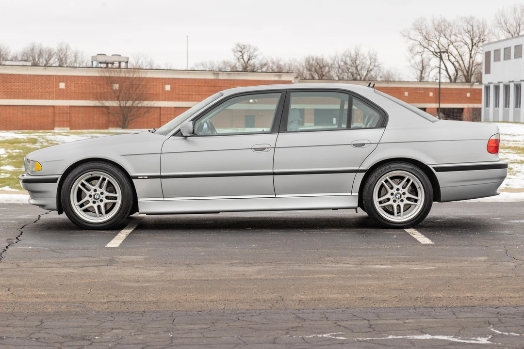2001 BMW E38 7 Series - Image 3 of 31