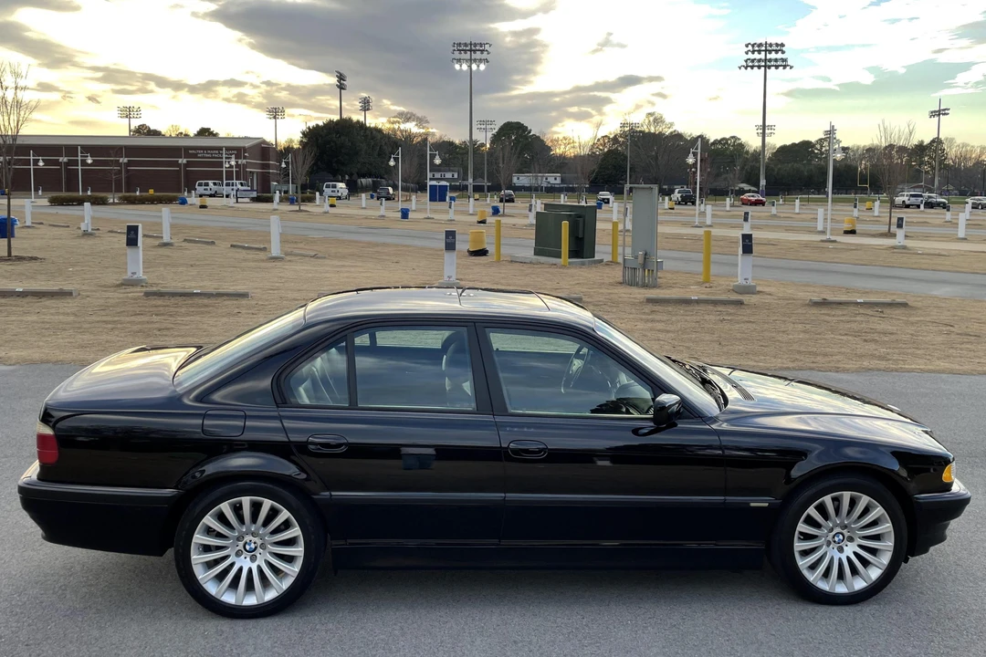 2001 BMW E38 7 Series - Image 3 of 31