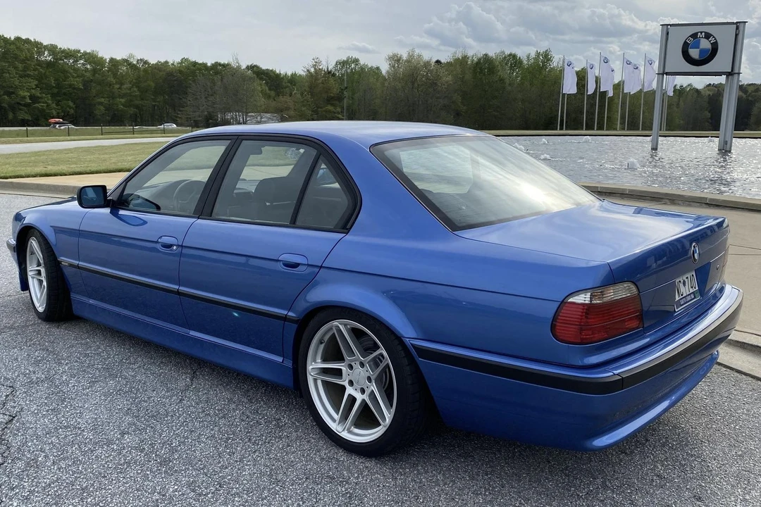 2001 BMW E38 7 Series - Image 4 of 5