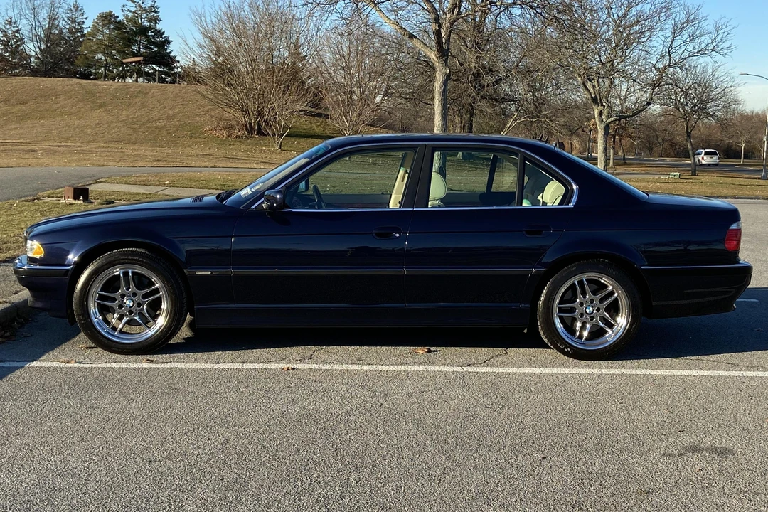 2001 BMW E38 7 Series - Image 3 of 31