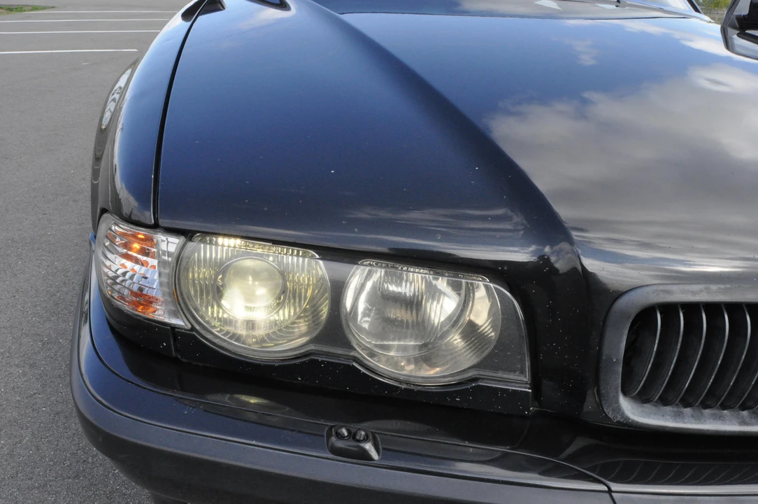 2001 BMW E38 7 Series - Image 19 of 31