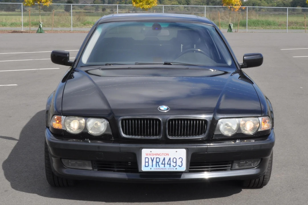 2001 BMW E38 7 Series - Image 2 of 31