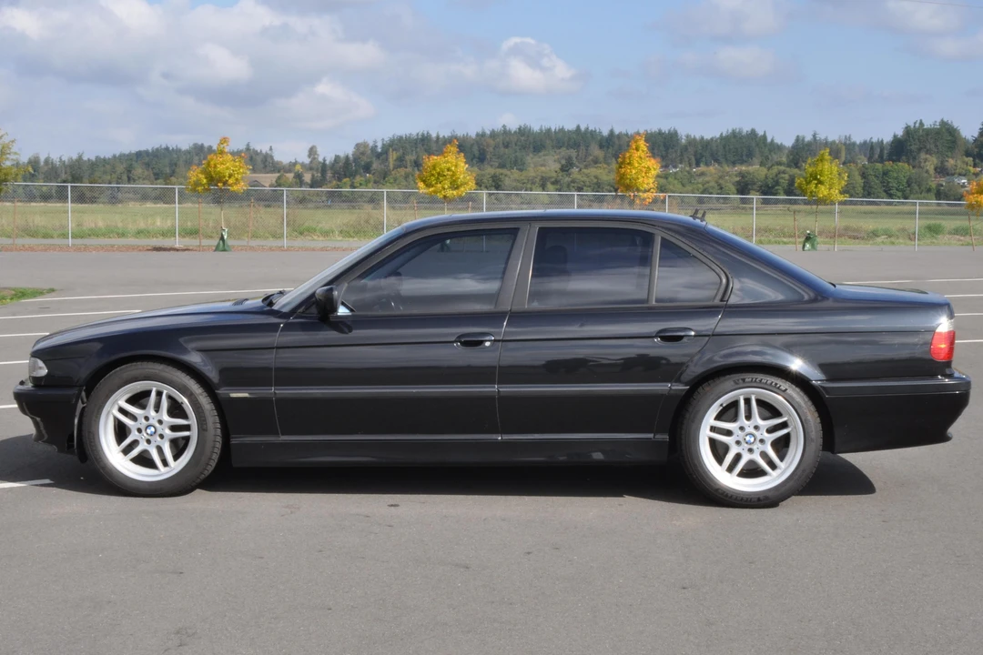 2001 BMW E38 7 Series - Image 3 of 31