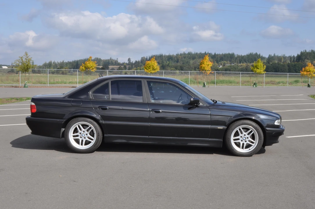 2001 BMW E38 7 Series - Image 16 of 31