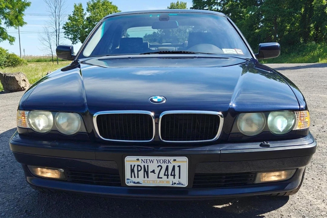 2001 BMW E38 7 Series - Image 2 of 31