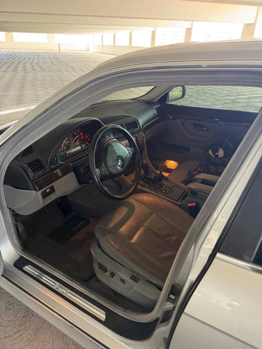 2001 BMW E38 7 Series - Image 10 of 11