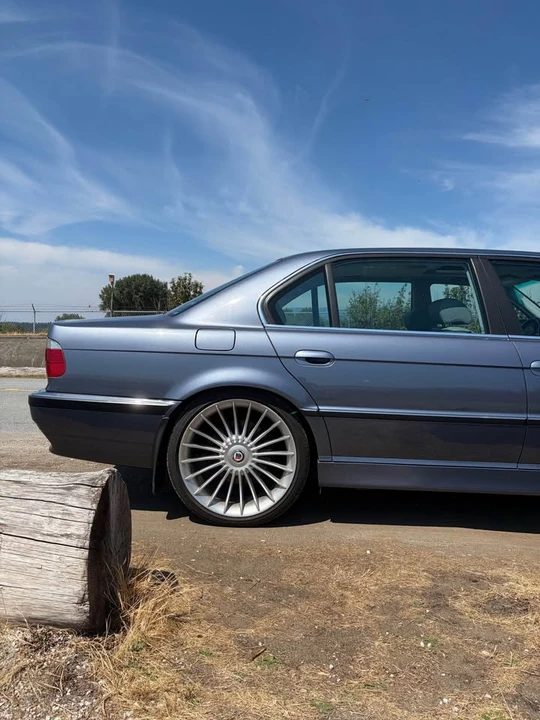 2001 BMW E38 7 Series - Image 10 of 15