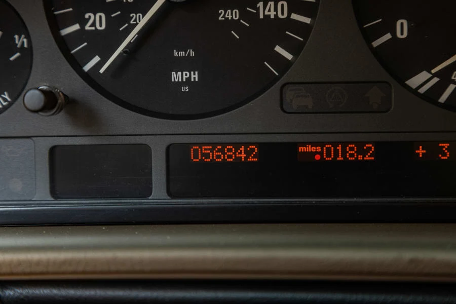 2001 BMW E38 7 Series - Image 17 of 31