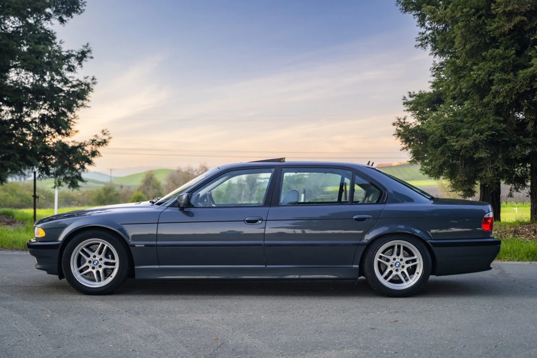 2001 BMW E38 7 Series - Image 3 of 9